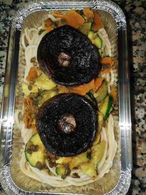 vegetables, spaghetti and mushrooms at Vegetarian Take-away in Torres Vedras