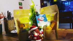 Mung beans cake packs at Chay Corner in Da Nang