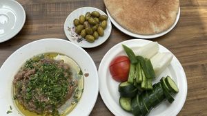 מנת פתיחה at El-Vadi in Mi Ilya