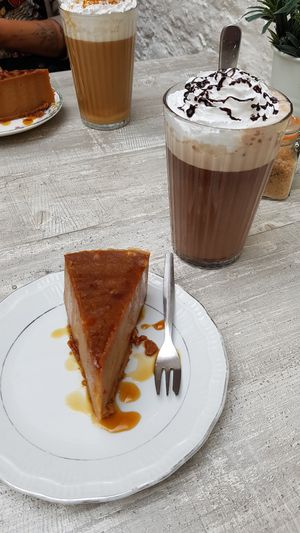 Salted caramel "cheese" cake & hot chocolate w/ coconut milk at Pluk Cats & Coffee in Maastricht