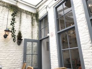 The second room at Pluk Cats & Coffee in Maastricht