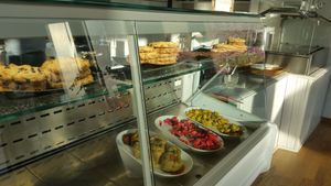 Vegan cookies and vegetables at Can‘s Frischtheke in Winterthur