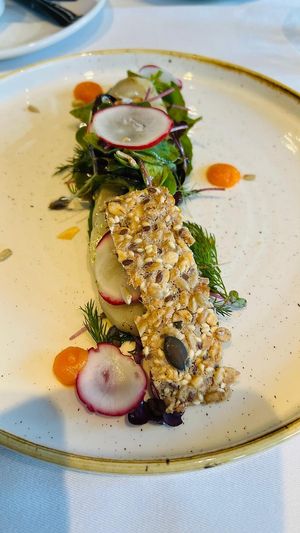 Topinambur with a herbsalad and a crackerr  at Bahnhöfli in Haag