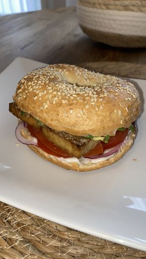Bagel vegan   at MoMa in Mons