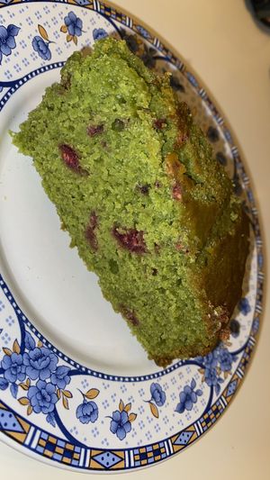 Cake matcha framboises   at MoMa in Mons