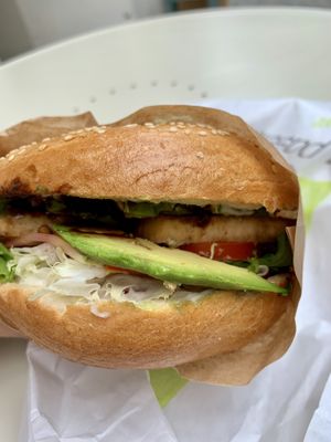 Vegan bagel at MoMa in Mons