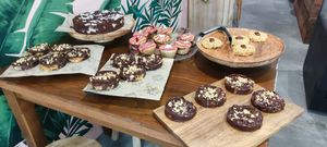 Cakes at Gurou Street Food in La Rochelle