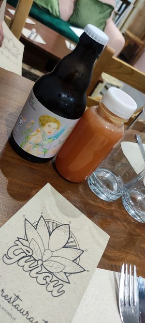 Bref and juice at Gurou Street Food in La Rochelle