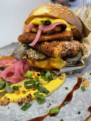 Burger at Gurou Street Food in La Rochelle