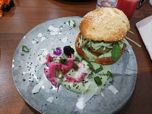 Botanic burger at Gurou Street Food in La Rochelle