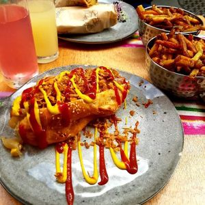 Hot dog at Gurou Street Food in La Rochelle