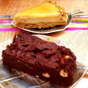 Brownie et cheesecake at Gurou Street Food in La Rochelle