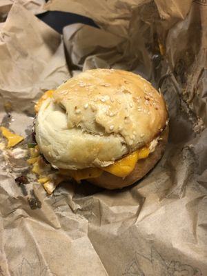 Burger with ‘secret sauce’ 🍔   at Gurou Street Food in La Rochelle
