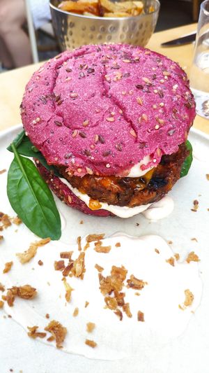 Bliss Burger (no beyond meat) at Gurou Street Food in La Rochelle