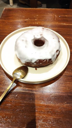 Donut glacé at Gurou Street Food in La Rochelle