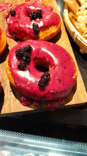 Donut framboise at Gurou Street Food in La Rochelle