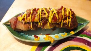 Hotdog at Gurou Street Food in La Rochelle