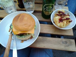 Green burger at Gurou Street Food in La Rochelle