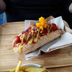 Hot-dog at Gurou Street Food in La Rochelle
