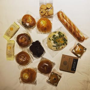 Potato buns. Pineapple cake. Taro cake. Cookies. Cheese bun. at Yiihotang 一禾堂 - Da'an District in Taipei