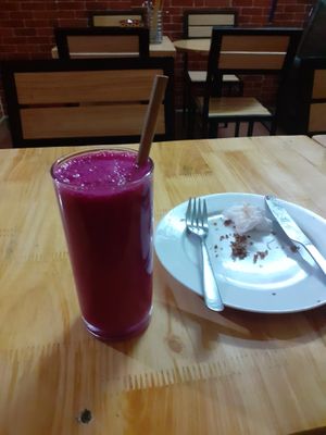 Red dragon smoothie at Ginger Home in Sapa