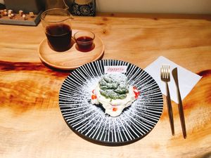 "The Treasure" + hand drip coffee  at Hyggers in Shenzhen