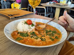 Kirchererbsen-Karotten Masala mit Jasminreis uns Sesam at Seealm Hög in Serfaus