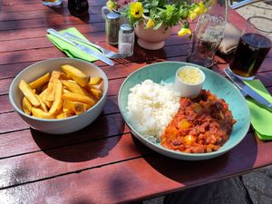 Fab vegan chilli at The Secret Garden in Dorchester