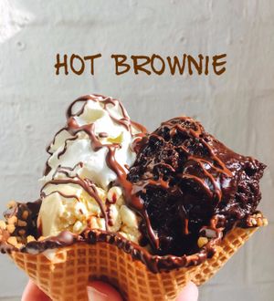Hot Brownie, also in vegan available  at Schlecks in Muenster