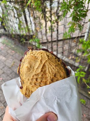 Taiyaki with Azukifilling at Taiyaki Hiiragi in Tokyo