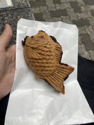 Taiyaki vegan, pâte anko.  at Taiyaki Hiiragi in Tokyo