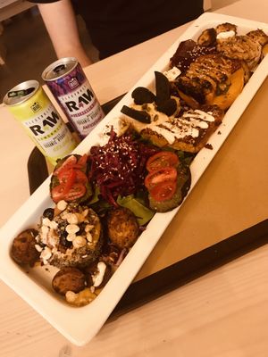 Raw drinks with the healthy be good experience at Healthy Be Good in Gran Canaria