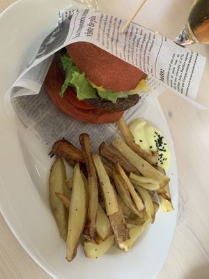 burger with red bun at Healthy Be Good in Gran Canaria