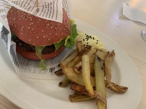 burger with pink bun at Healthy Be Good in Gran Canaria
