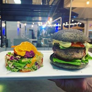 Black burger and quinoa tartare at Healthy Be Good in Gran Canaria