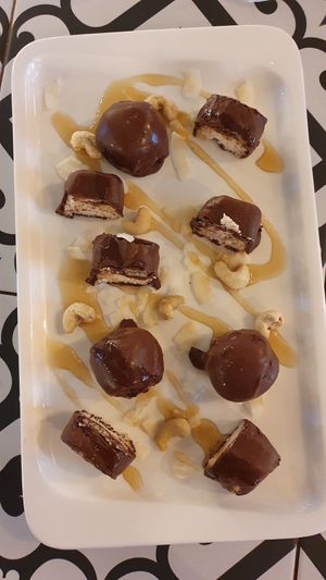 Bounty and Healthy Balls desert (amazing!) at Healthy Be Good in Gran Canaria