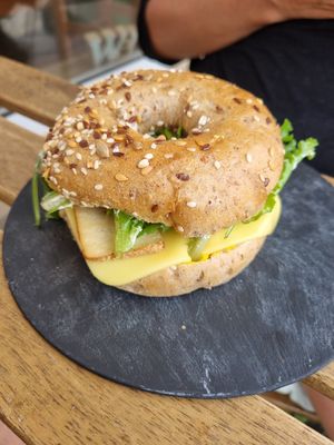 Tofu Bagel at Izzy's Market Vegetarian Boutique in Vila Do Bispo