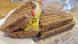 Scramble vegg sandwich at Izzy's Market Vegetarian Boutique in Vila Do Bispo