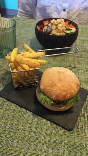 fishy salad and the hamburger at Izzy's Market Vegetarian Boutique in Vila Do Bispo