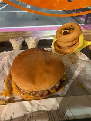 Smash burger & onion rings.  at Junkyard in Reykjavik