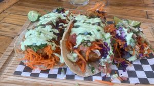 Orden de baja. El tercero ya casi había comido. Una delicia! También los aguas del día !  at Blooming Onion - Moctezuma in Guadalajara