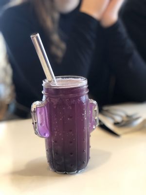 Bubble tea Purple Rain at Bonthé in Granby
