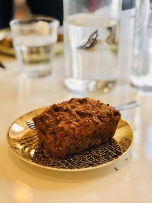 Pain 🍎🥕 et dattes  at Bonthé in Granby