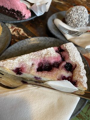 Berry cake 🤤🤤🤤 at Kaffekilden in Roskilde