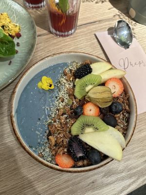 spirulina smoothie bowl  at Preps in Maastricht