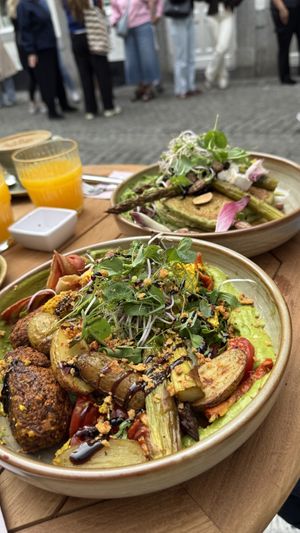 Salty pancakes & breakfast bowl   at Preps in Maastricht