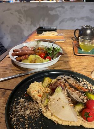 Non-vegan and vegan main dishess  at Vermillion - cafe. in Kyoto