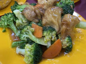 broccoli at SHU Vegetarian 蔬方斋 - Jurong West in Central Singapore