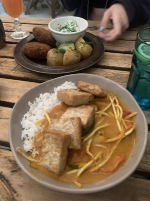 vegan meals at no bones in Krakow