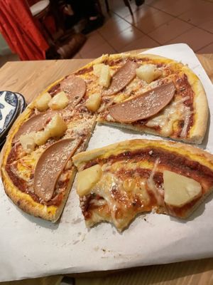 Hawaiian vegan pizza at no bones in Krakow